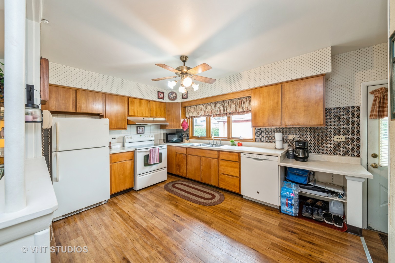 130 W Natalie Lane