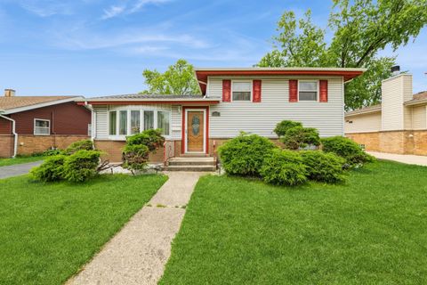 130 W Natalie Lane Addison IL 60101
