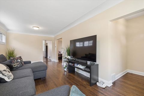 Tiny photo for 2952 N Mobile Avenue, Chicago, IL 60634 (MLS # 12637265)