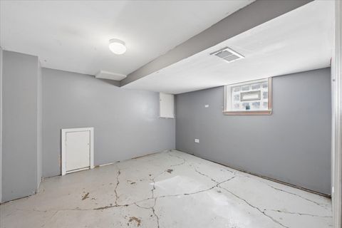 Tiny photo for 2952 N Mobile Avenue, Chicago, IL 60634 (MLS # 12637265)