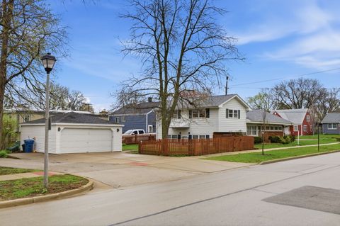 Tiny photo for 155 E Madison Street, Elmhurst, IL 60126 (MLS # 12618801)