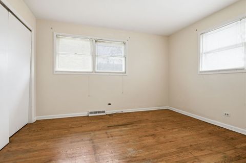 Tiny photo for 155 E Madison Street, Elmhurst, IL 60126 (MLS # 12618801)