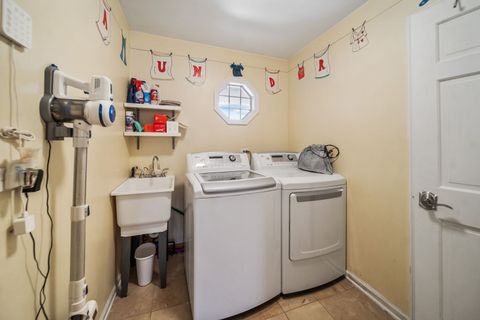 Tiny photo for 892 Somerset Drive, Carol Stream, IL 60188 (MLS # 12624415)