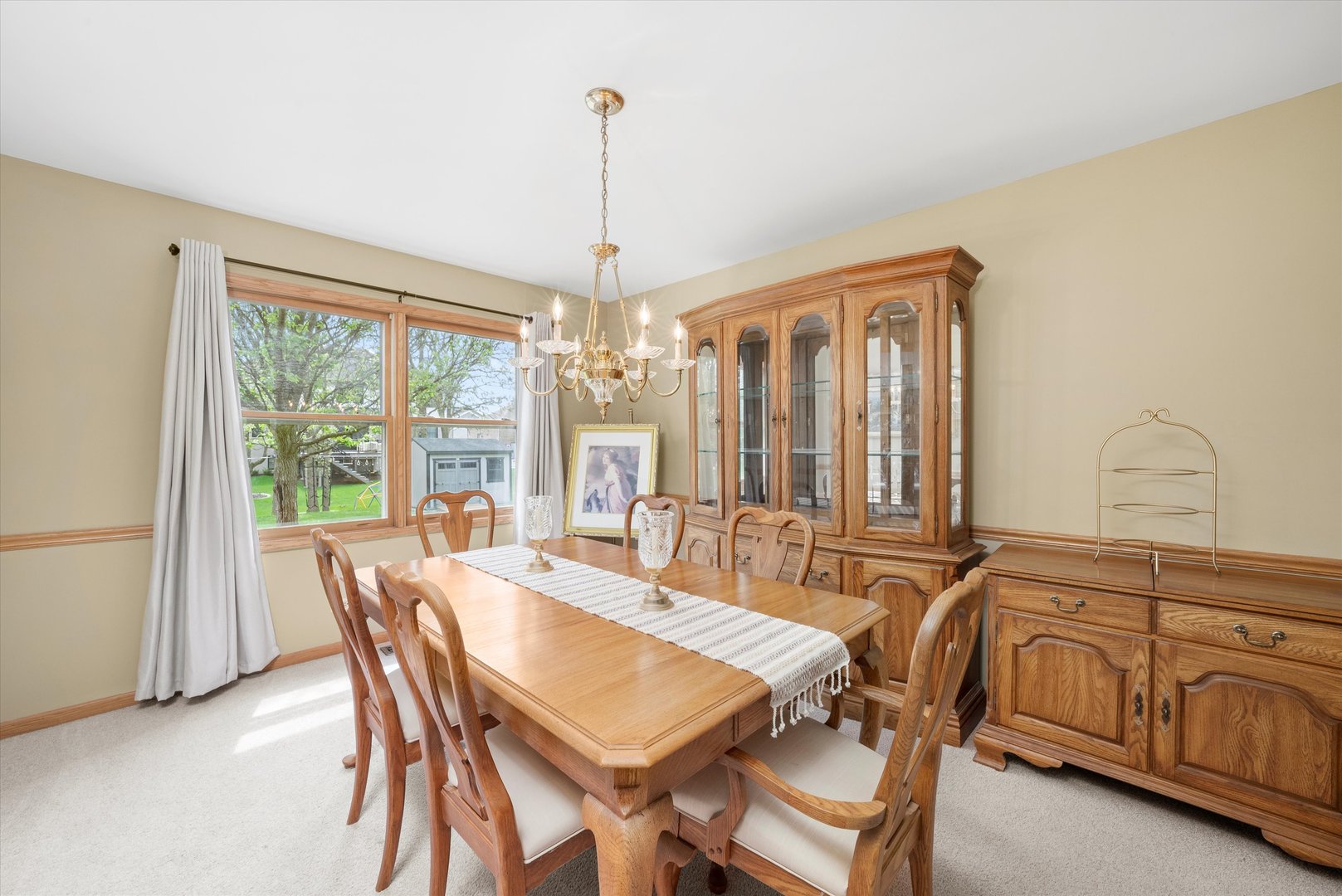 1240 Country Lane