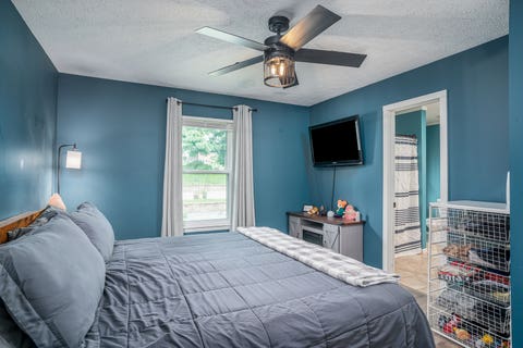 Tiny photo for 2702 W 46th Street, Davenport, IA 52806 (MLS # 12730154)