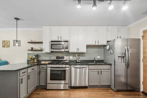 Tiny photo for 1514 W Pratt Boulevard #3B, Chicago, IL 60626 (MLS # 12685761)