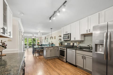 Tiny photo for 1514 W Pratt Boulevard #3B, Chicago, IL 60626 (MLS # 12685761)