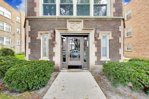 Tiny photo for 8911 Lamon Avenue #C, Skokie, IL 60077 (MLS # 12780723)