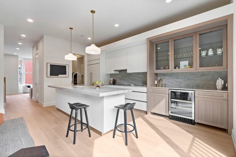 Tiny photo for 2333 N Cambridge Avenue #E, Chicago, IL 60614 (MLS # 12771590)