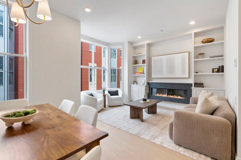 Tiny photo for 2333 N Cambridge Avenue #E, Chicago, IL 60614 (MLS # 12771590)