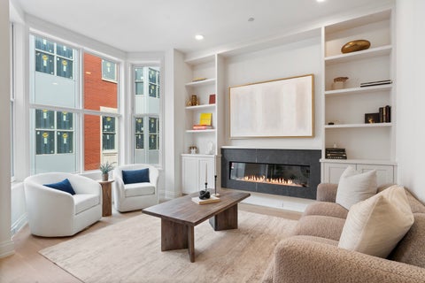 Tiny photo for 2333 N Cambridge Avenue #E, Chicago, IL 60614 (MLS # 12771590)