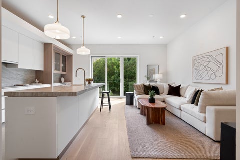 Tiny photo for 2333 N Cambridge Avenue #E, Chicago, IL 60614 (MLS # 12771590)