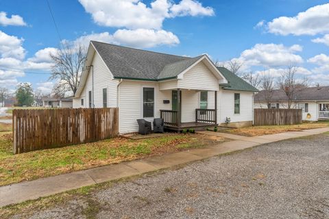 Photo of 503 W Idaho Street, Carterville, IL 62918 (MLS # 12585561)