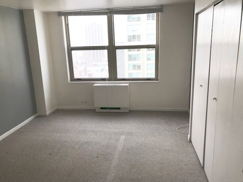Tiny photo for 525 W Hawthorne Place #2706, Chicago, IL 60657 (MLS # 12615377)