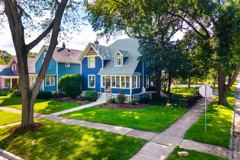 Tiny photo for 105 S Wright Street, Naperville, IL 60540 (MLS # 12481229)