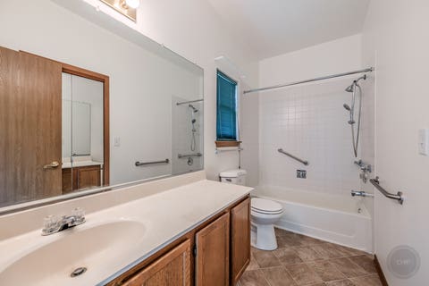Tiny photo for 204 Magnolia Drive, North Aurora, IL 60542 (MLS # 12691334)