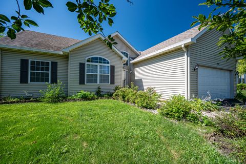 Photo of 204 Magnolia Drive, North Aurora, IL 60542 (MLS # 12691334)