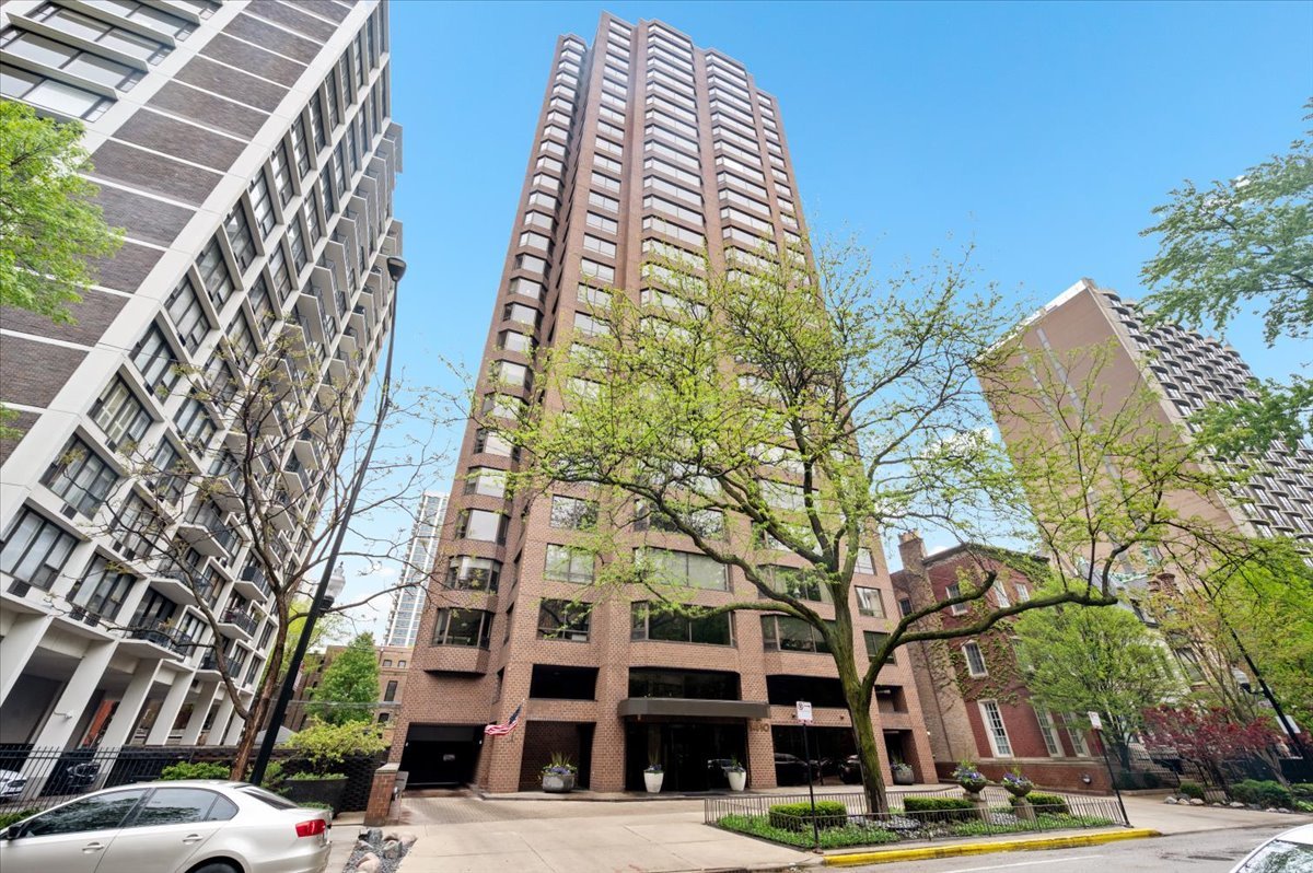 1410 N State Parkway 23B