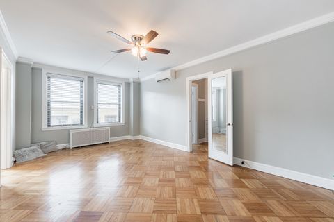 Tiny photo for 2000 N Lincoln Park West Parkway #607, Chicago, IL 60614 (MLS # 12513630)
