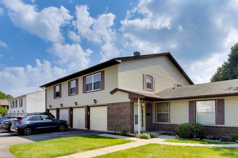 Tiny photo for 758 Moore Drive #758, Elk Grove Village, IL 60007 (MLS # 12769523)