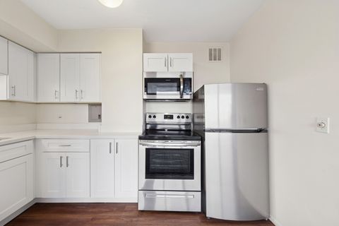 Tiny photo for 2400 N Lakeview Avenue #1106, Chicago, IL 60614 (MLS # 12493060)