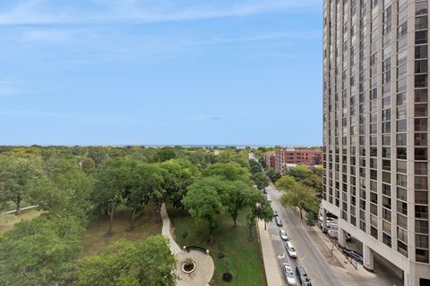 Tiny photo for 2400 N Lakeview Avenue #1106, Chicago, IL 60614 (MLS # 12493060)