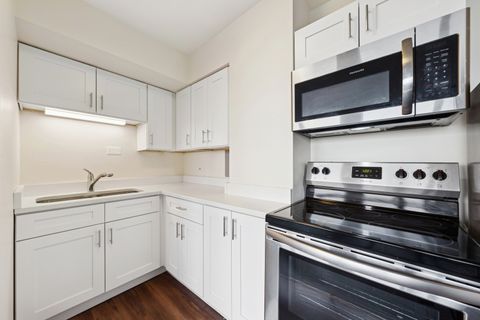 Tiny photo for 2400 N Lakeview Avenue #1106, Chicago, IL 60614 (MLS # 12493060)