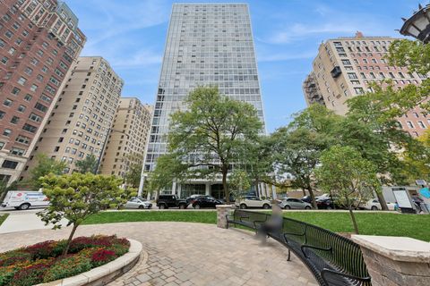 2400 N Lakeview Avenue 1106 Chicago IL 60614