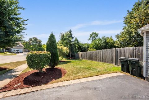 Tiny photo for 126 Pinehurst Drive, Mundelein, IL 60060 (MLS # 12470835)