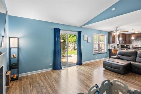 Tiny photo for 126 Pinehurst Drive, Mundelein, IL 60060 (MLS # 12470835)