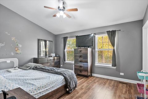 Tiny photo for 126 Pinehurst Drive, Mundelein, IL 60060 (MLS # 12470835)