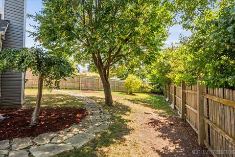 Tiny photo for 126 Pinehurst Drive, Mundelein, IL 60060 (MLS # 12470835)
