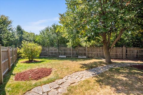 Tiny photo for 126 Pinehurst Drive, Mundelein, IL 60060 (MLS # 12470835)