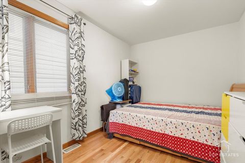 Tiny photo for 4629 S LAFLIN Street, Chicago, IL 60609 (MLS # 12505329)