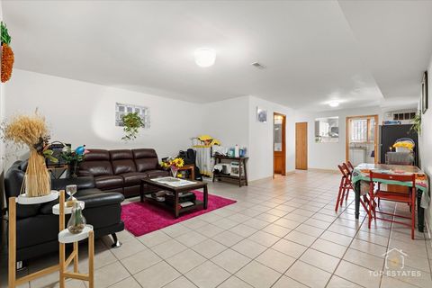 Tiny photo for 4629 S LAFLIN Street, Chicago, IL 60609 (MLS # 12505329)