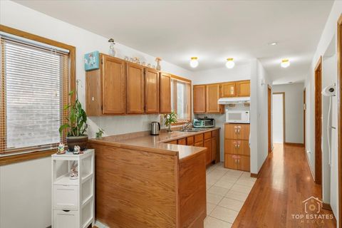 Tiny photo for 4629 S LAFLIN Street, Chicago, IL 60609 (MLS # 12505329)