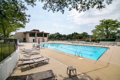 Tiny photo for 462 Raintree Drive #2A, Glen Ellyn, IL 60137 (MLS # 12784358)