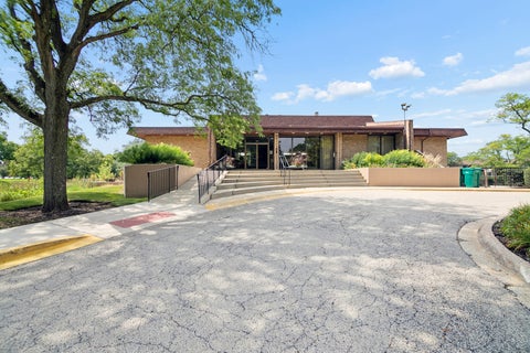 Tiny photo for 462 Raintree Drive #2A, Glen Ellyn, IL 60137 (MLS # 12784358)