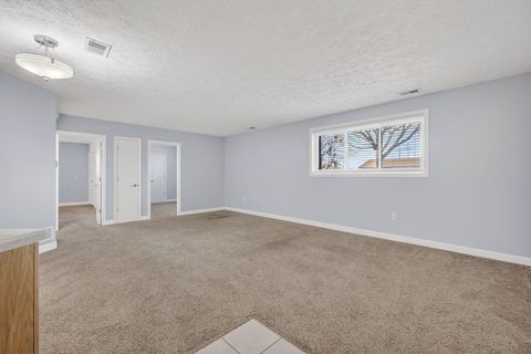 Tiny photo for 4195 Fairview Drive #4, Bettendorf, IA 52722 (MLS # 12577892)