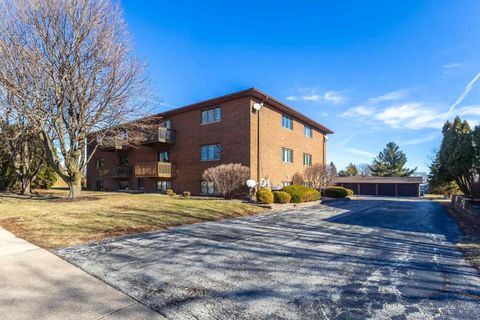 Tiny photo for 4195 Fairview Drive #4, Bettendorf, IA 52722 (MLS # 12577892)