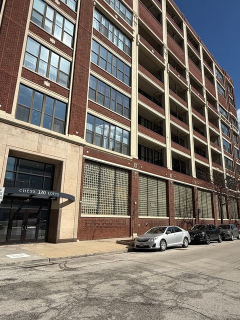 Photo of 320 E 21st Street #411, Chicago, IL 60616 (MLS # 12591595)