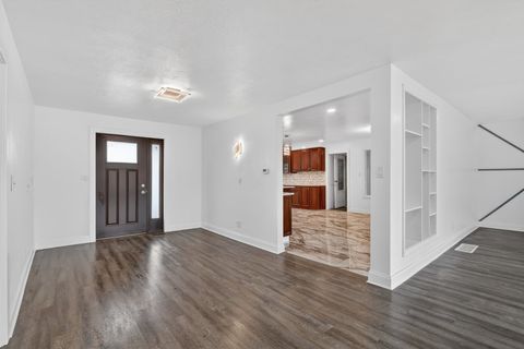 Tiny photo for 3229 Blackstone Avenue, Rockford, IL 61101 (MLS # 12619737)