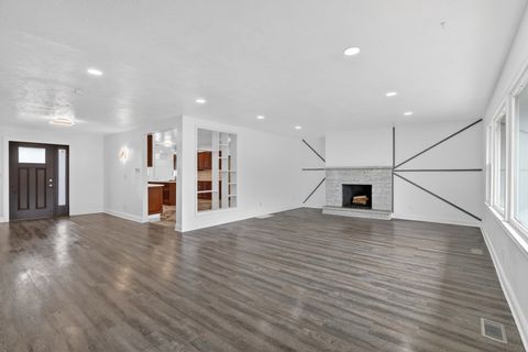 Tiny photo for 3229 Blackstone Avenue, Rockford, IL 61101 (MLS # 12619737)