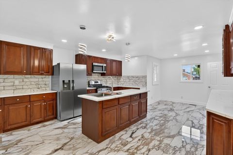 Tiny photo for 3229 Blackstone Avenue, Rockford, IL 61101 (MLS # 12619737)