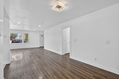 Tiny photo for 3229 Blackstone Avenue, Rockford, IL 61101 (MLS # 12619737)