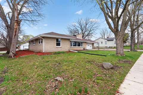 Tiny photo for 3229 Blackstone Avenue, Rockford, IL 61101 (MLS # 12619737)