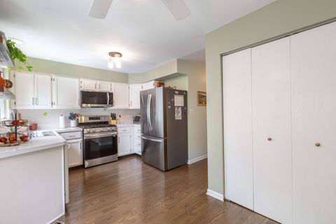 Tiny photo for 1041 Dartmouth Drive, Bartlett, IL 60103 (MLS # 12442490)