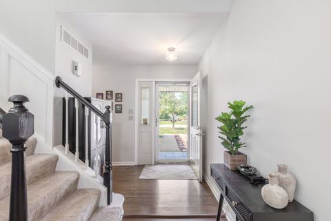 Tiny photo for 1041 Dartmouth Drive, Bartlett, IL 60103 (MLS # 12442490)