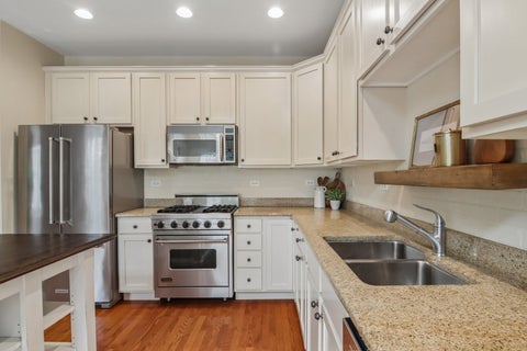 Tiny photo for 27 Harborside Way, Hawthorn Woods, IL 60047 (MLS # 12744228)