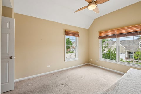 Tiny photo for 27 Harborside Way, Hawthorn Woods, IL 60047 (MLS # 12744228)